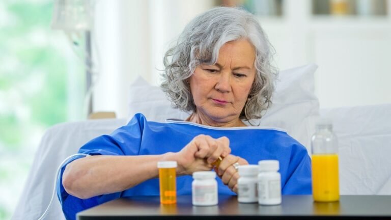 Older adults on multiple medications less likely to regain independence
