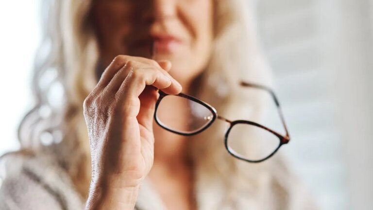 5 lifestyle tips to reduce age-related vision loss, from an ophthalmologist