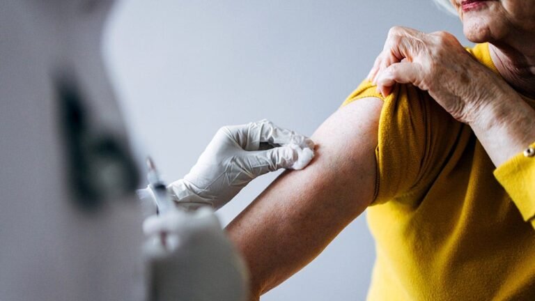High-dose flu shot linked to 55% lower Alzheimer’s risk, study finds