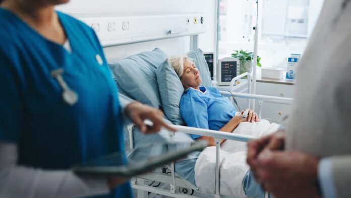 older-woman-hospitalized-infection.jpg