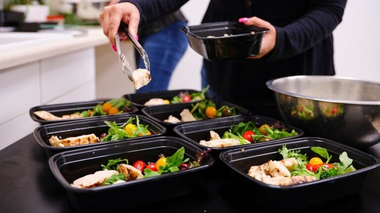 Eating the same meals repeatedly may help you lose more weight, study finds