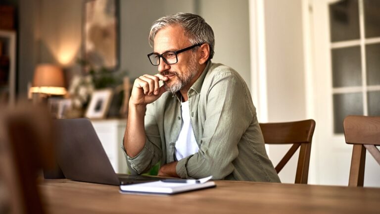 Type of sitting may predict dementia risk, 19-year study reveals